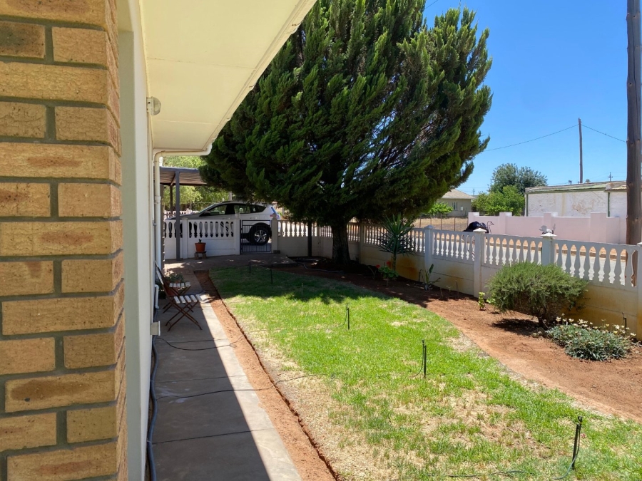 3 Bedroom Property for Sale in Vanrhynsdorp Western Cape